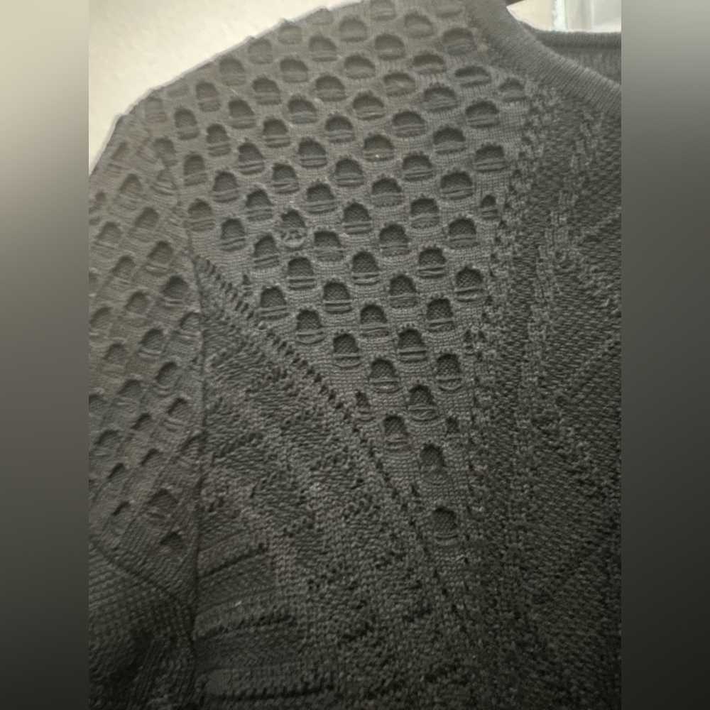 BCBG Maxazria Staci textured black long sleeved cropped cardigan shrug  XXS EUC - Picture 3 of 12